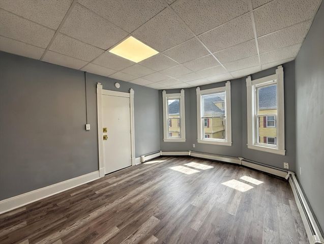 133 University Ave 5, Lowell, MA 01854