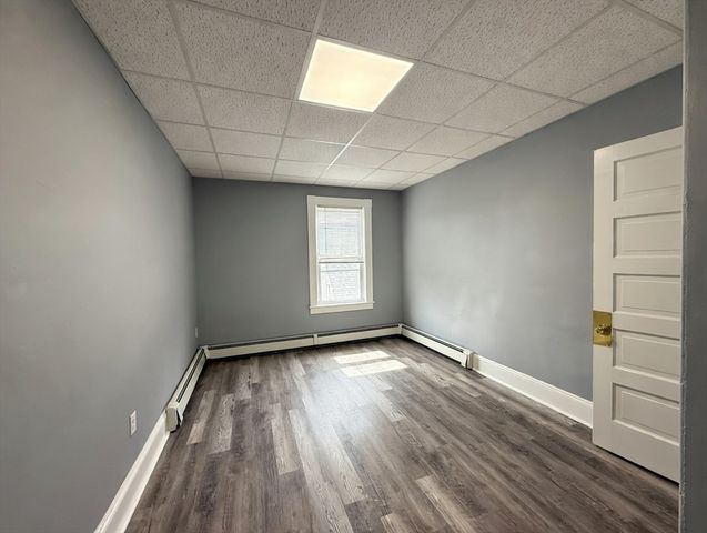 133 University Ave 5, Lowell, MA 01854