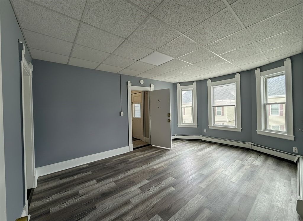 133 University Ave 5, Lowell, MA 01854