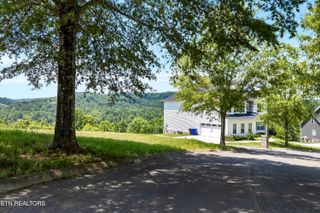 123 Pineberry Road E, Oak Ridge, TN 37830