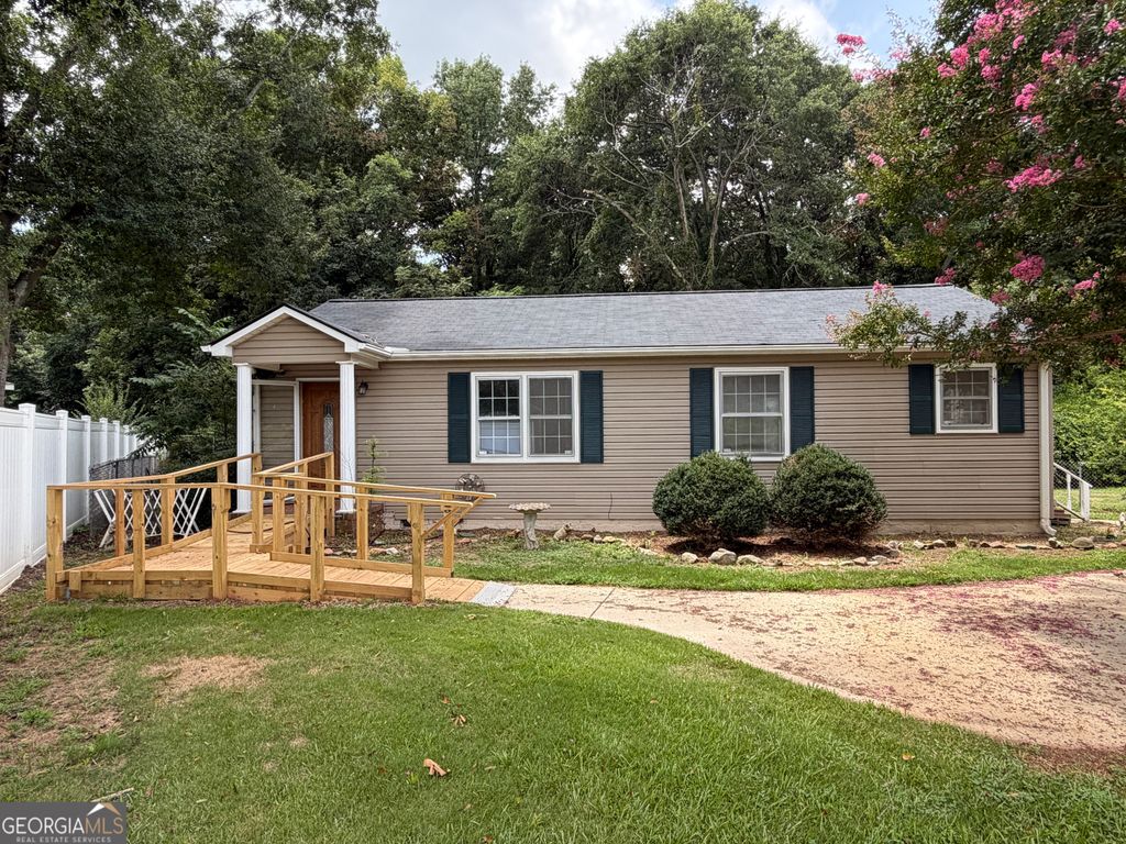 230 Glendale Drive, Hartwell, GA 30643 — exterior