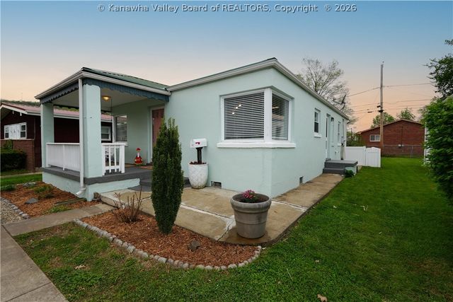 307 25th Street, Dunbar, WV 25064