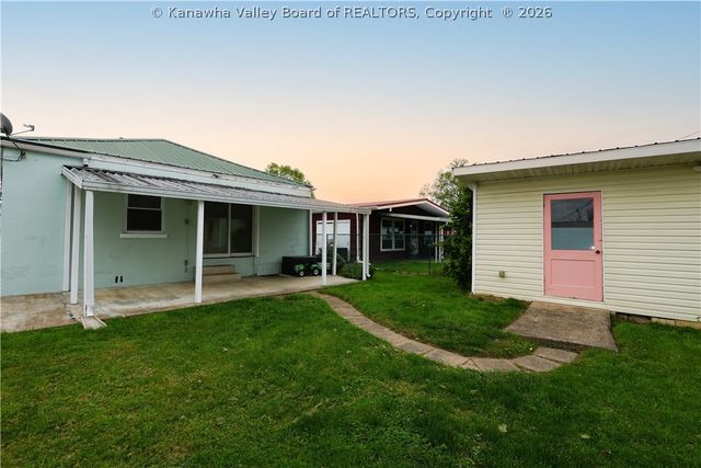 307 25th Street, Dunbar, WV 25064