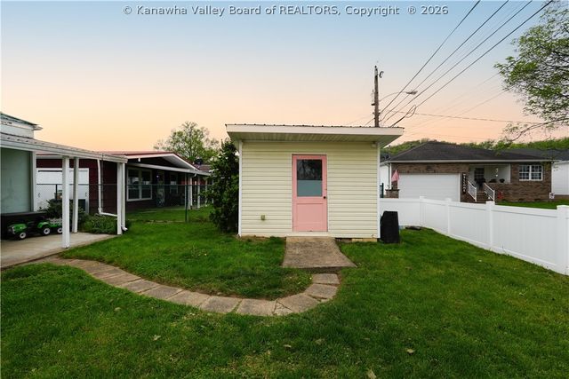 307 25th Street, Dunbar, WV 25064