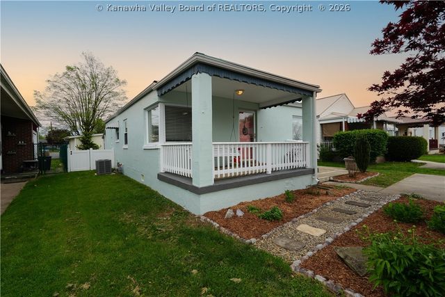 307 25th Street, Dunbar, WV 25064
