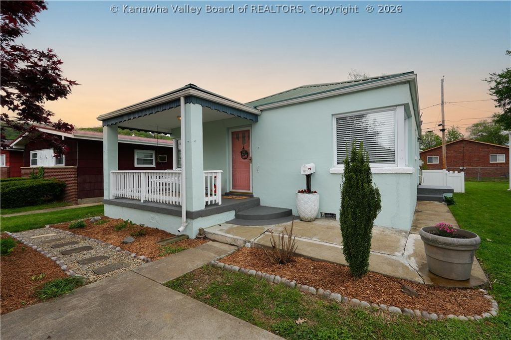 307 25th Street, Dunbar, WV 25064