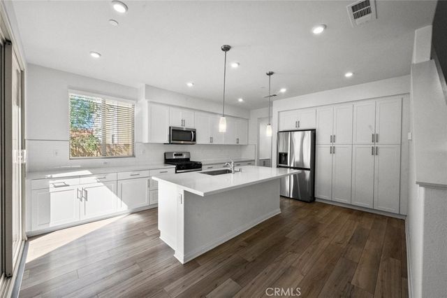 1454 E Laurelwood, San Bernardino, CA 92408
