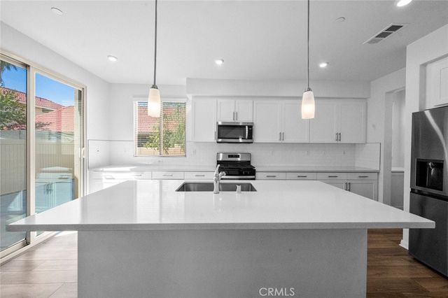 1454 E Laurelwood, San Bernardino, CA 92408
