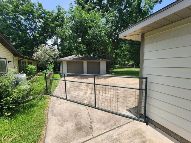 610 Tovrea Road, Alvin, TX 77511