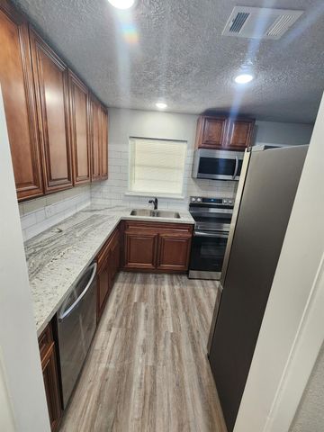 610 Tovrea Road, Alvin, TX 77511