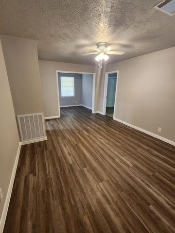 610 Tovrea Road, Alvin, TX 77511