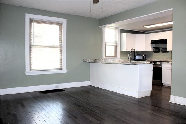 1089 Main Street, Coraopolis, PA 15108