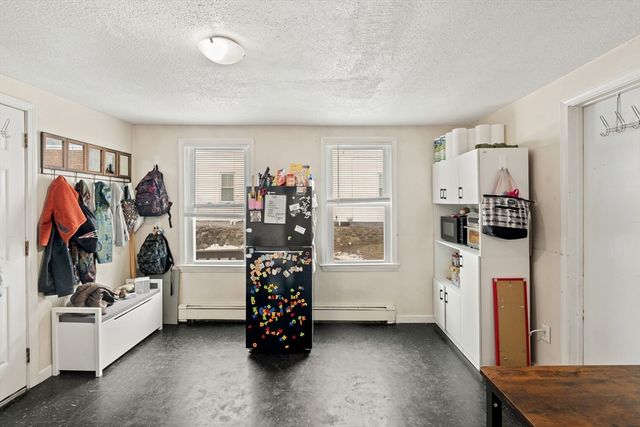 64 Limerick St, Gardner, MA 01440