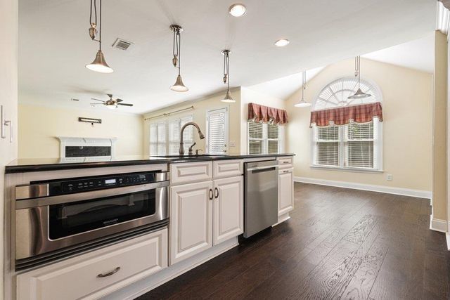 1050 Fairwood Overlook, Acworth, GA 30101