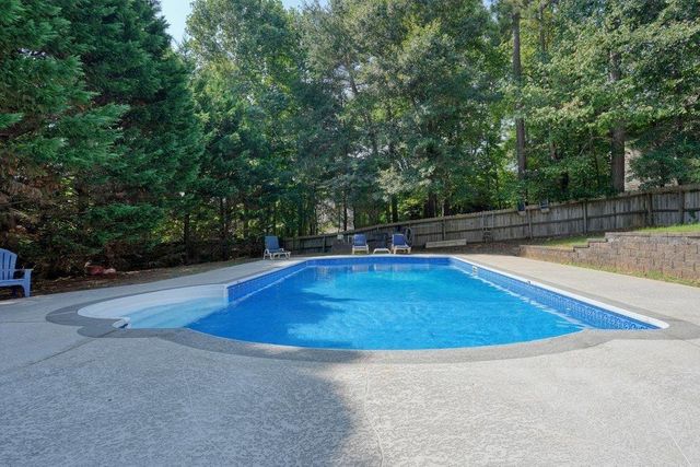 1050 Fairwood Overlook, Acworth, GA 30101