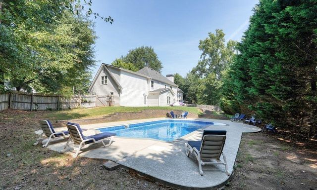 1050 Fairwood Overlook, Acworth, GA 30101