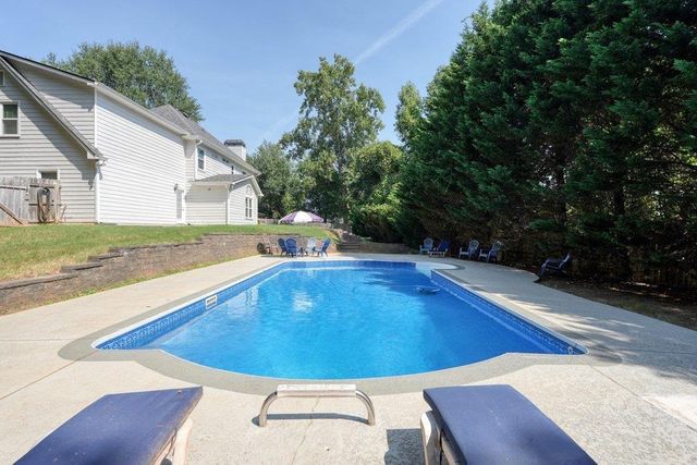 1050 Fairwood Overlook, Acworth, GA 30101