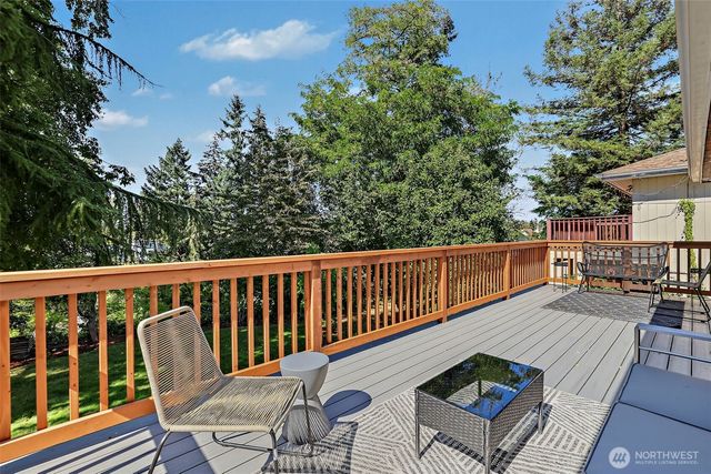 5925 48th Avenue S, Seattle, WA 98118