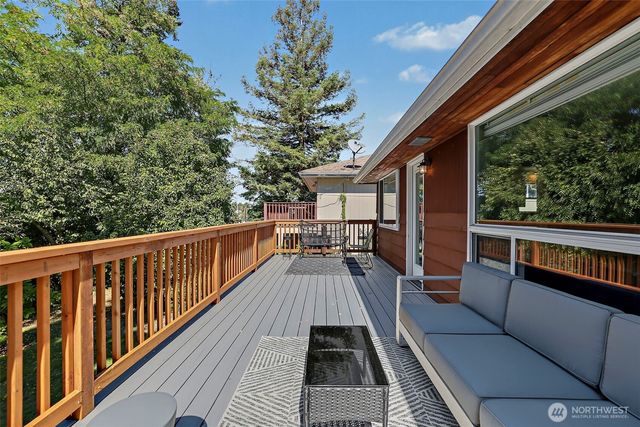 5925 48th Avenue S, Seattle, WA 98118