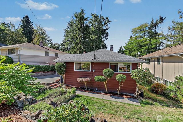 5925 48th Avenue S, Seattle, WA 98118