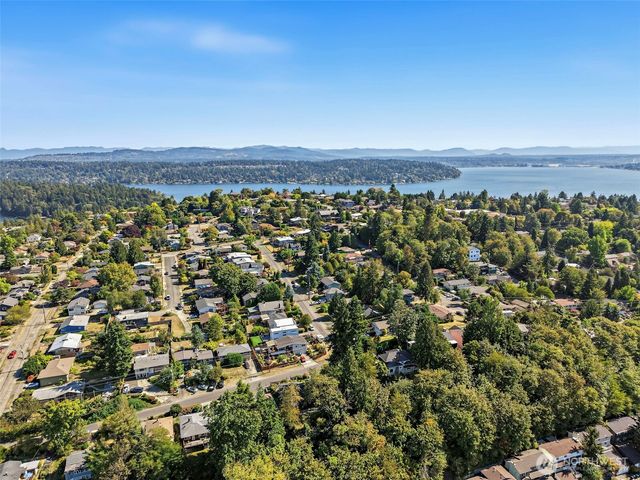 5925 48th Avenue S, Seattle, WA 98118