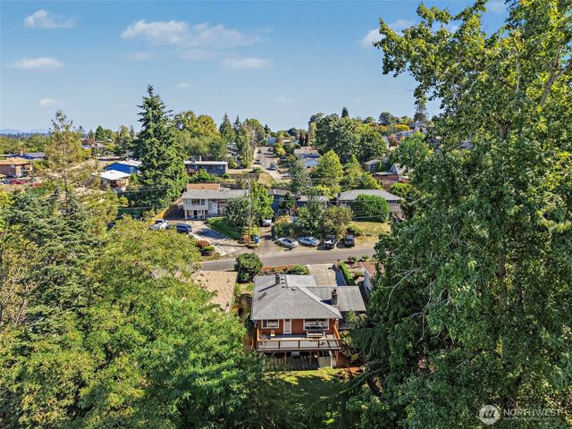5925 48th Avenue S, Seattle, WA 98118