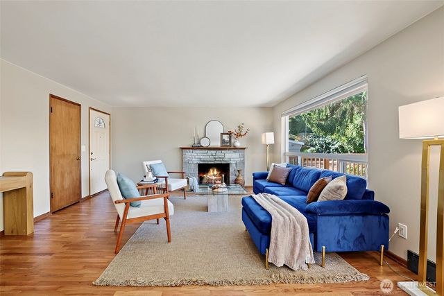 5925 48th Avenue S, Seattle, WA 98118