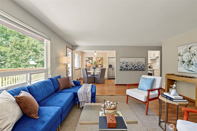 5925 48th Avenue S, Seattle, WA 98118