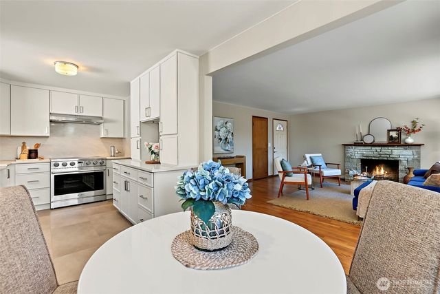 5925 48th Avenue S, Seattle, WA 98118