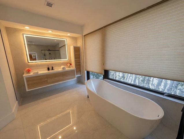 21312 Greenwood Court, Boca Raton, FL 33433