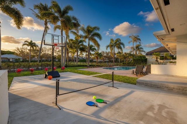 21312 Greenwood Court, Boca Raton, FL 33433