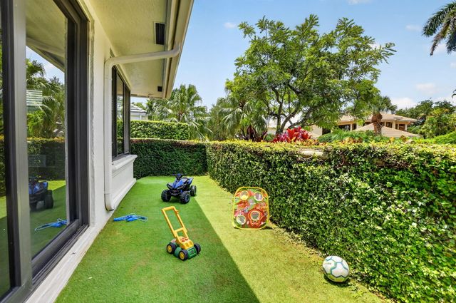 21312 Greenwood Court, Boca Raton, FL 33433