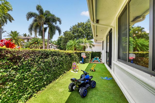 21312 Greenwood Court, Boca Raton, FL 33433