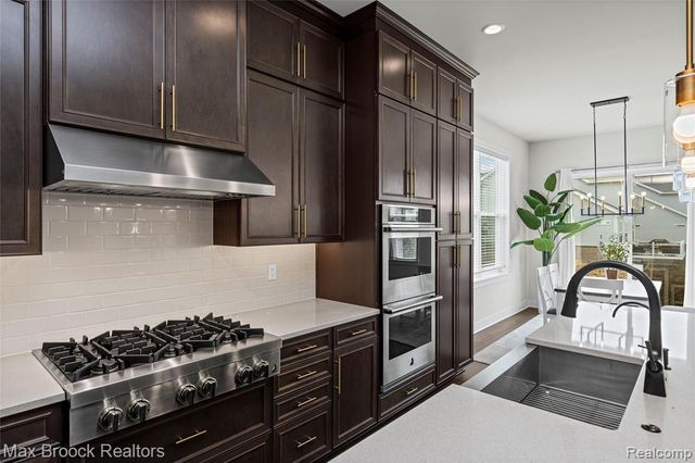 5636 Suffolk Court, West Bloomfield, MI 48322