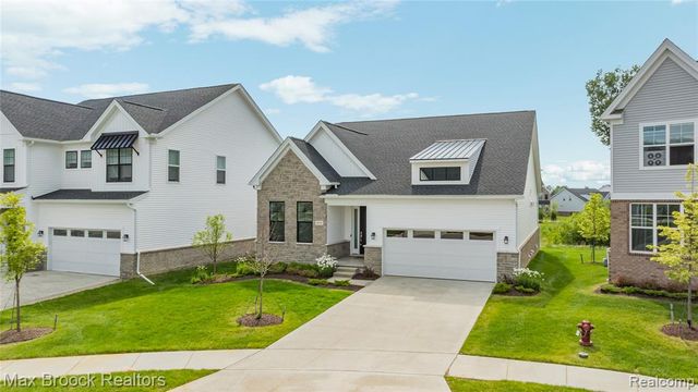 5636 Suffolk Court, West Bloomfield, MI 48322