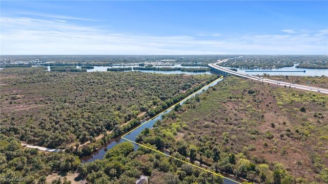 16920 Pelican WAY, North Fort Myers, FL 33917