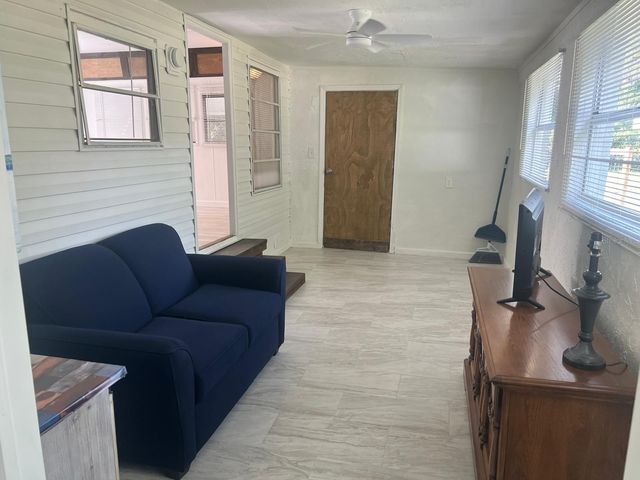 20456 SE 140TH STREET, Umatilla, FL 32784