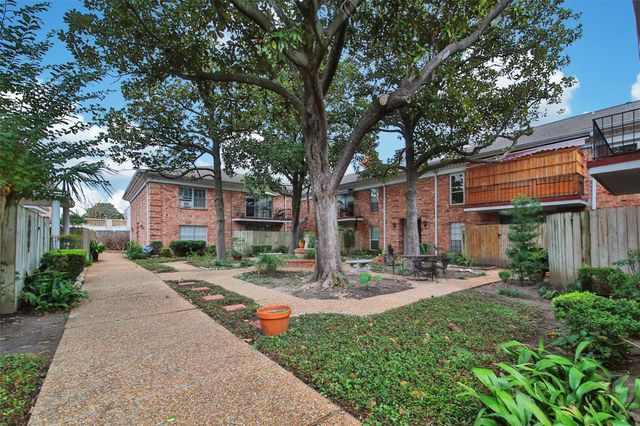 2822 Briarhurst Drive 45, Houston, TX 77057