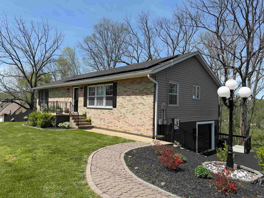 365 E Boyd Lane, Bedford, IN 47421