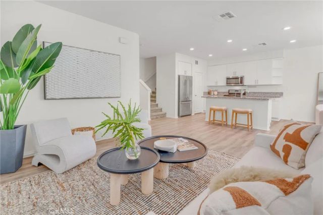 928 E Twill Court, Anaheim, CA 92802
