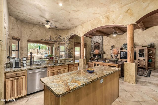 1434 E Venado Drive, New River, AZ 85087