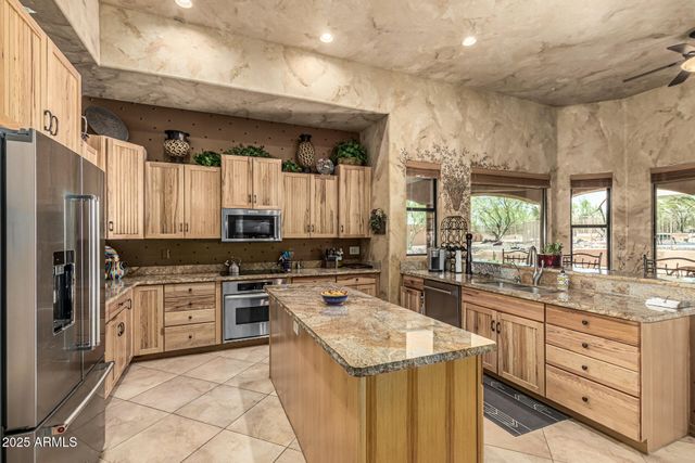 1434 E Venado Drive, New River, AZ 85087