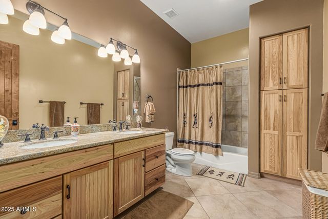 1434 E Venado Drive, New River, AZ 85087