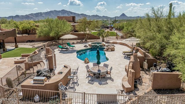 1434 E Venado Drive, New River, AZ 85087