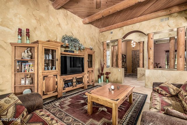 1434 E Venado Drive, New River, AZ 85087