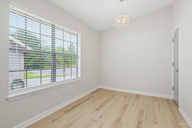 809 Bunting Ct, Cantonment, FL 32533