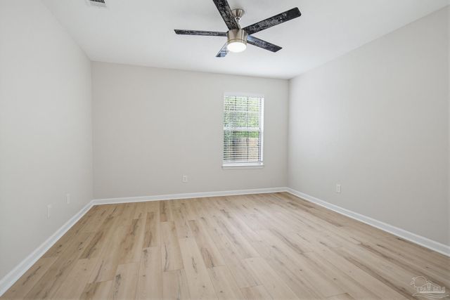 809 Bunting Ct, Cantonment, FL 32533