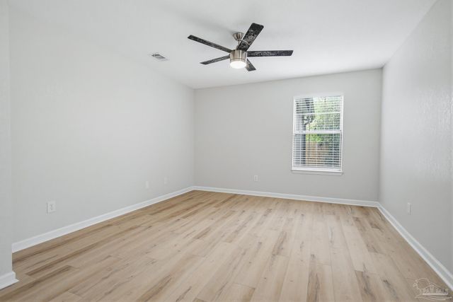 809 Bunting Ct, Cantonment, FL 32533