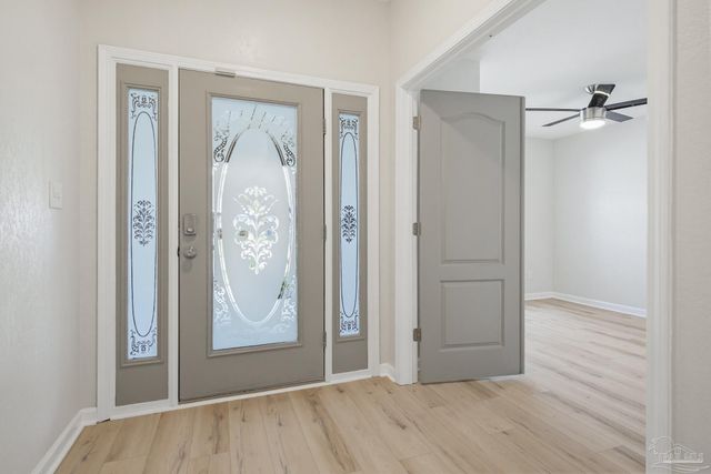 809 Bunting Ct, Cantonment, FL 32533