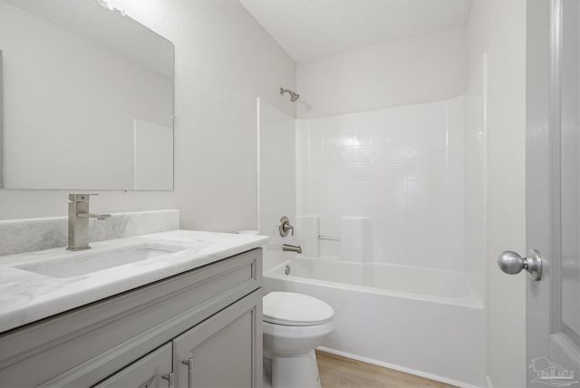 809 Bunting Ct, Cantonment, FL 32533